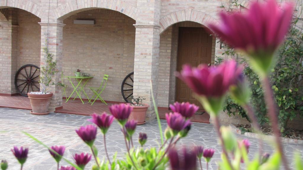 Bed And Breakfast Aratro & Rosmarino ชิวิตาโนวา มาร์เค ภายนอก รูปภาพ